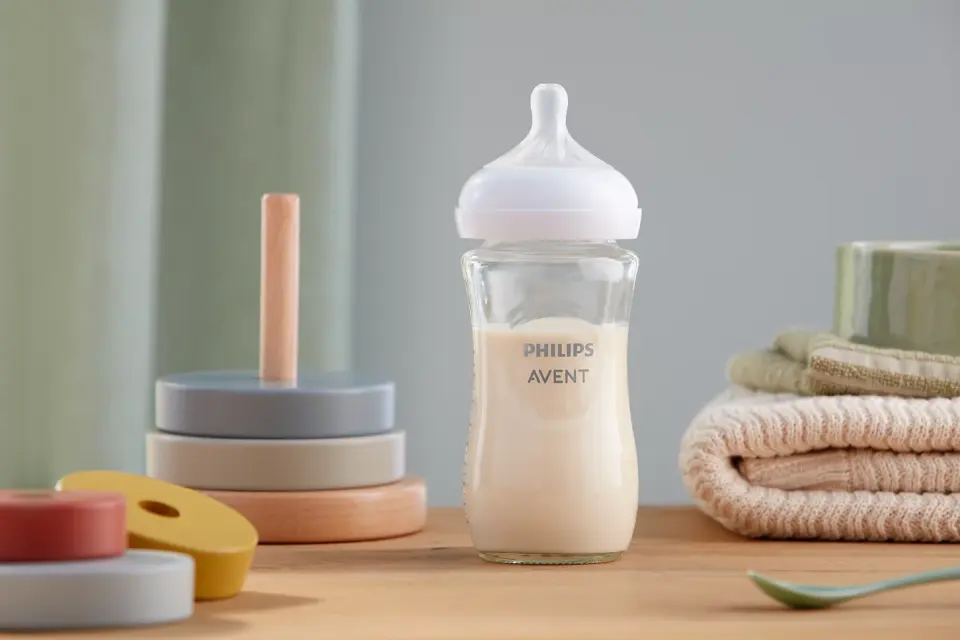 Philips Avent Doğal Tepkili Cam Biberon 240 Ml 3-6 Ay SCY933/01