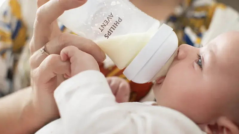 Philips Avent Doğal Tepkili Cam Biberon 240 Ml 3-6 Ay SCY933/01