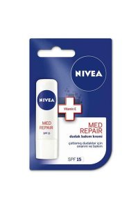Nivea Med Repair Dudak Bakım Kremi 4,8gr,24 Saat Nem,Doğal Yağlar ile Çatlamış Dudak Bakım
